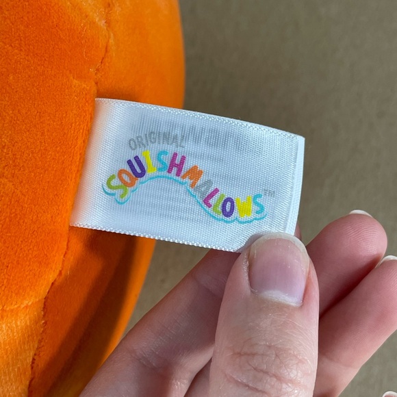 Squishmallow Jeremiah Canadian Pancake/Waffle Maple Syrup Bottle 8in Plush 2024 - Picture 8 of 10